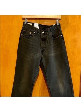 501 Premium '90s
Women's Jeans by Levi's, 28 32